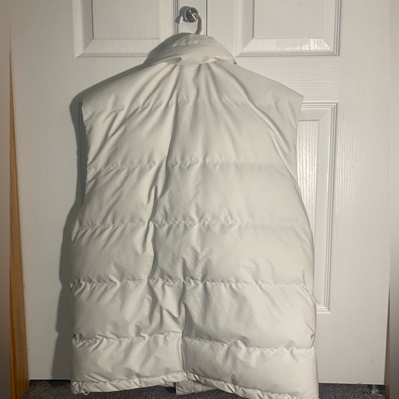 H&M White Puffer Vest - Picture 2 of 6